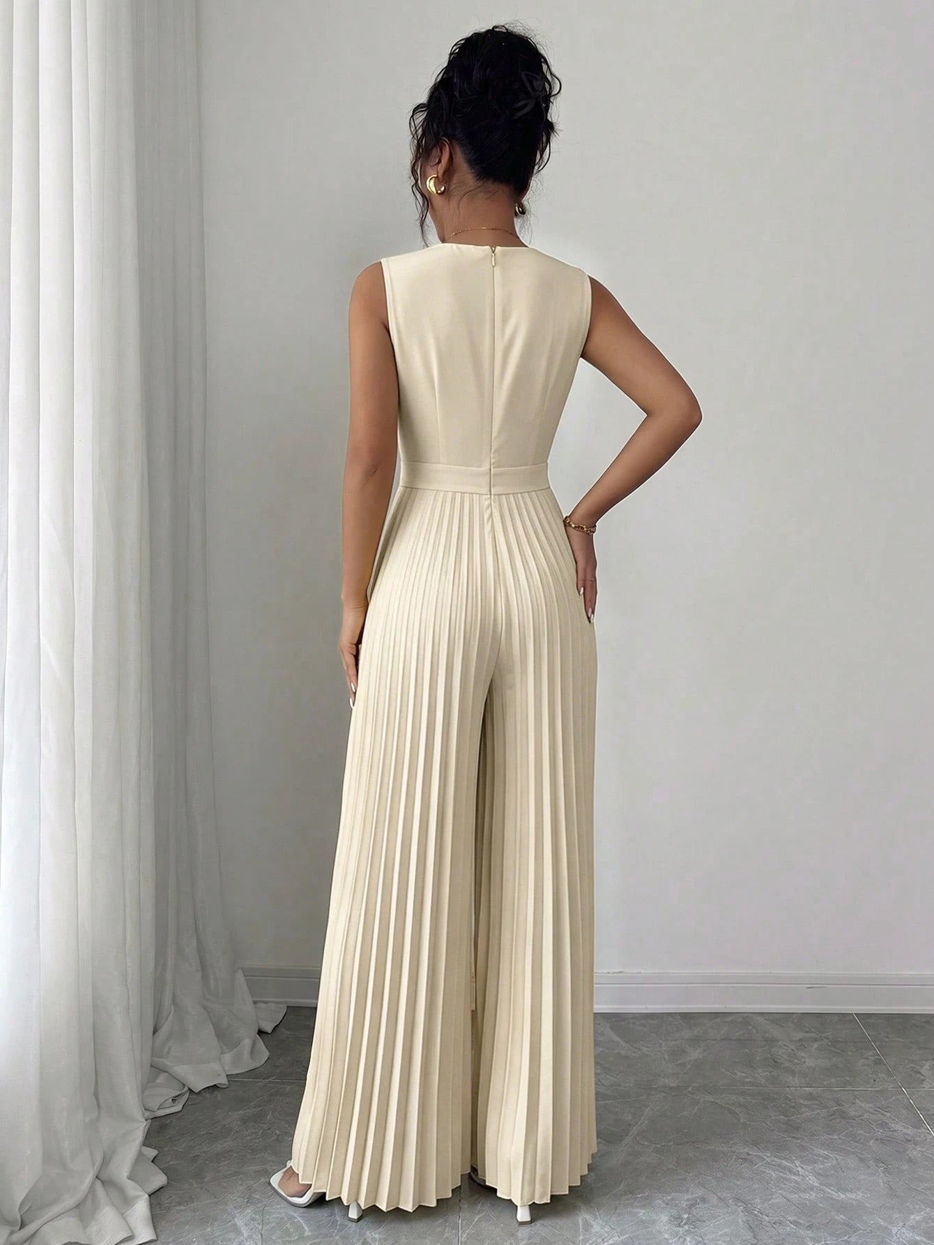Macacão Sem Manga Feminino Plissado Elegante Decote V