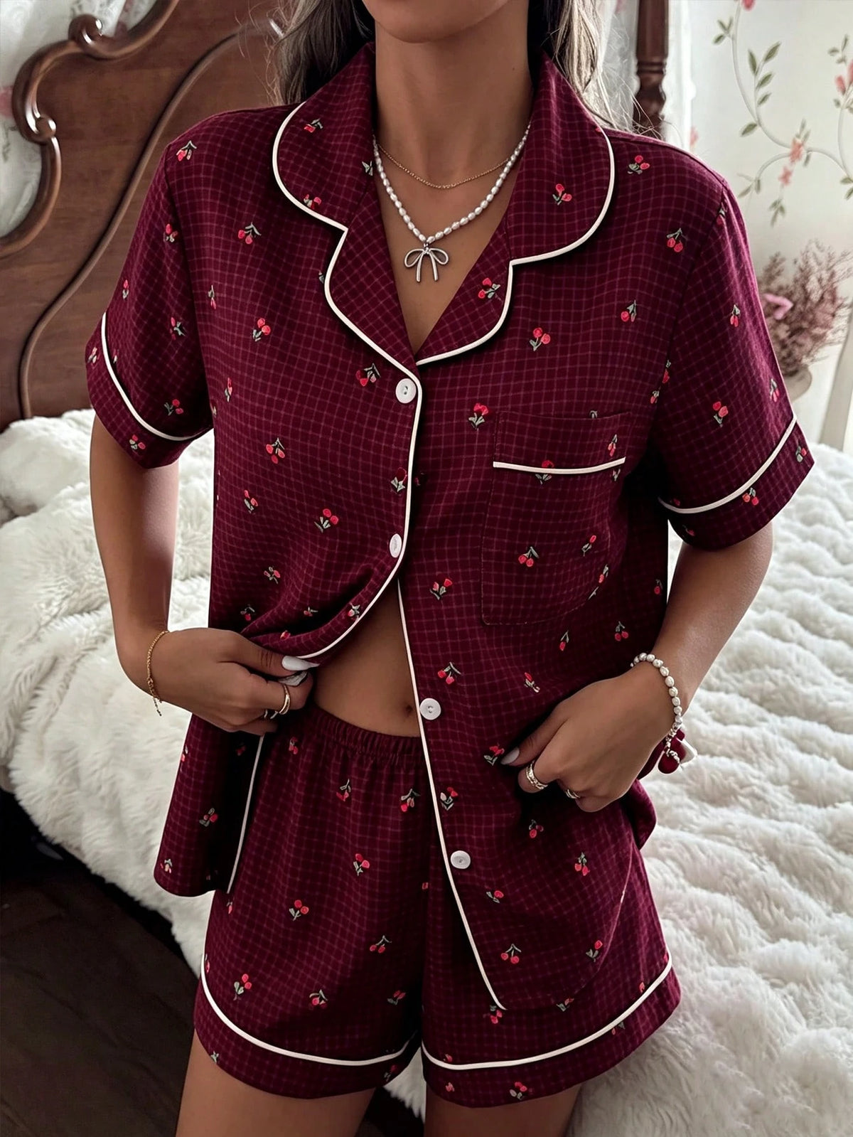 Pijama Americano Feminino Manga Curta e Short com Estampa Xadrez com Cereja