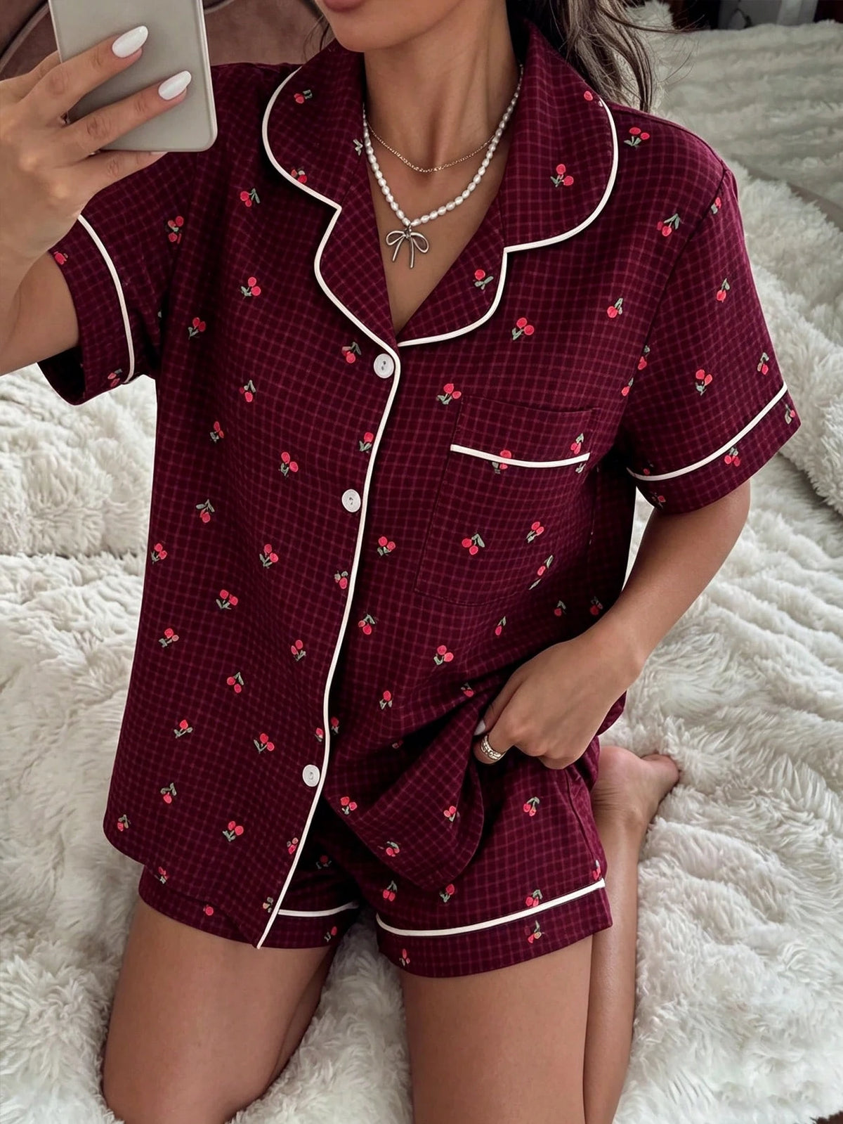 Pijama Americano Feminino Manga Curta e Short com Estampa Xadrez com Cereja