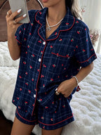 Pijama Americano Feminino Manga Curta e Short com Estampa Xadrez com Cereja