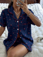 Pijama Americano Feminino Manga Curta e Short com Estampa Xadrez com Cereja
