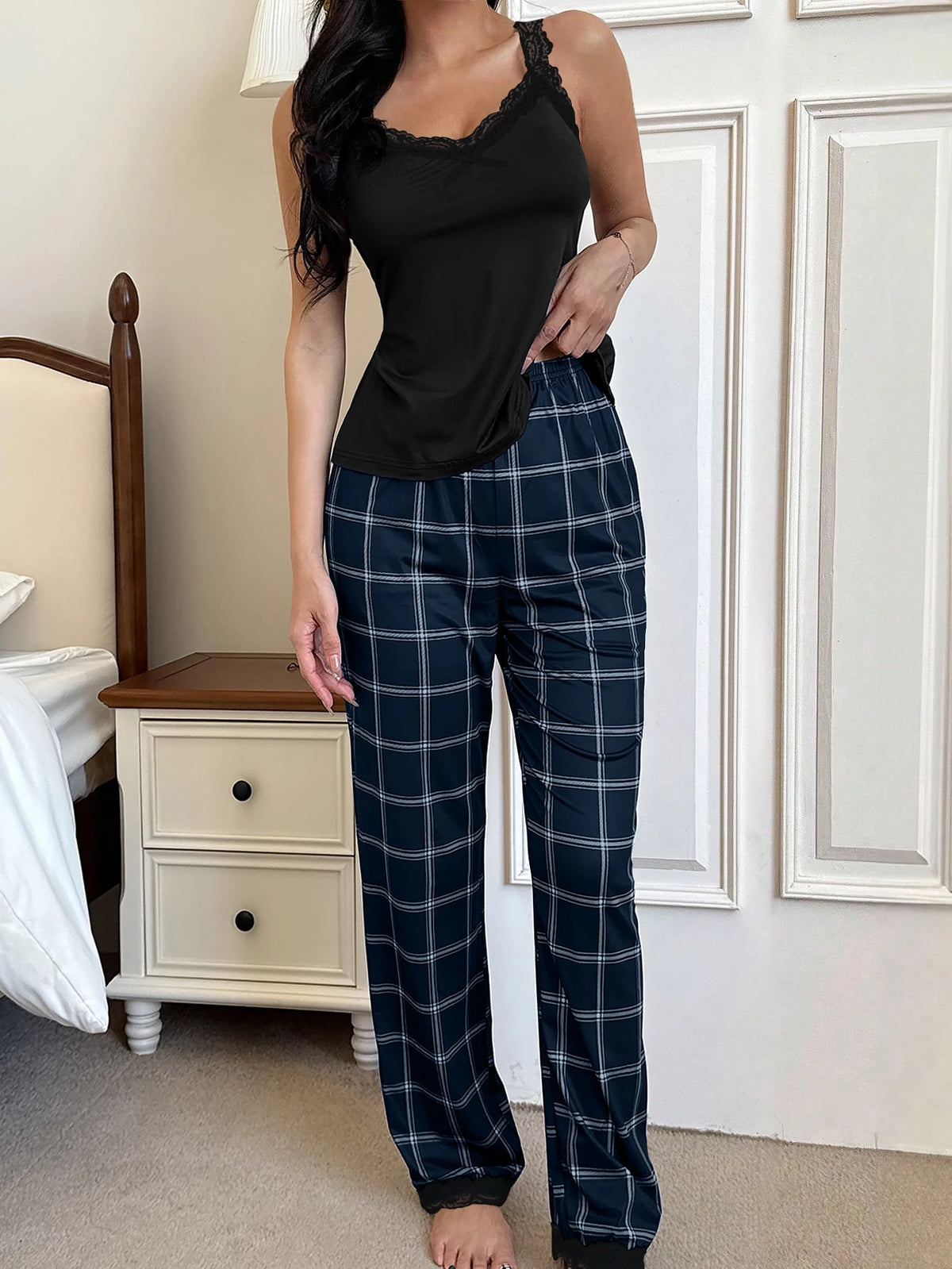  Pijama Feminino de Malha Regata e Calça Xadrez