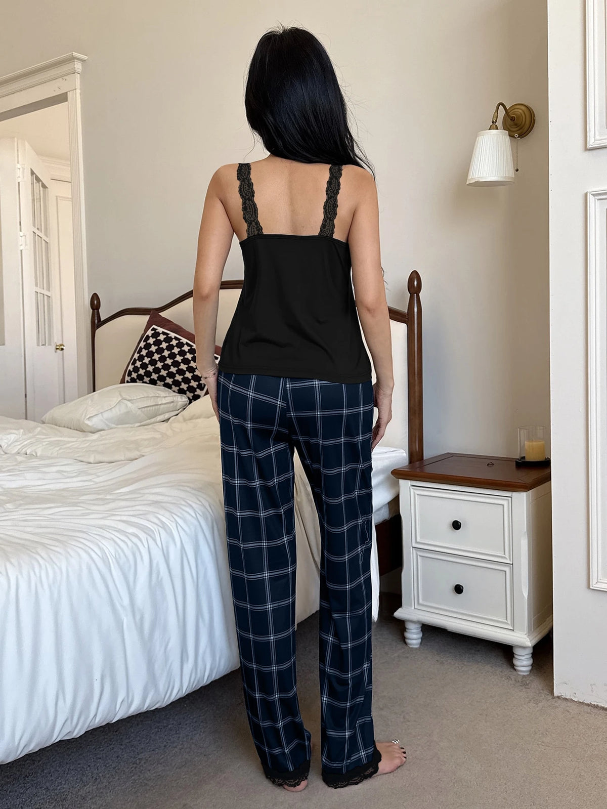  Pijama Feminino de Malha Regata e Calça Xadrez