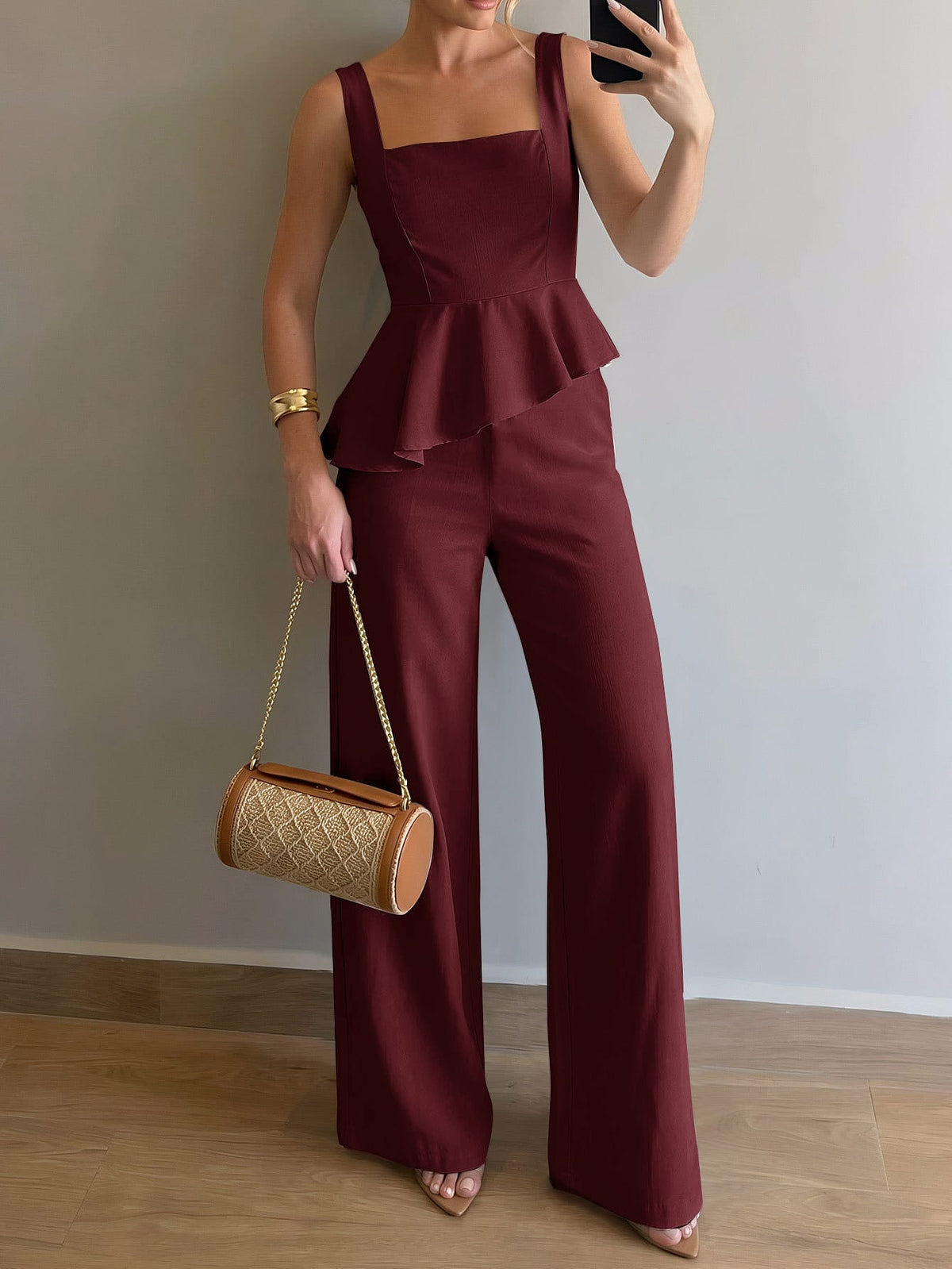 Conjunto Feminino Regata com Barra Assimétrica e Calça Reta