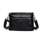 Bolsa Feminina Tiracolo de Couro com Zíper Frontal Média