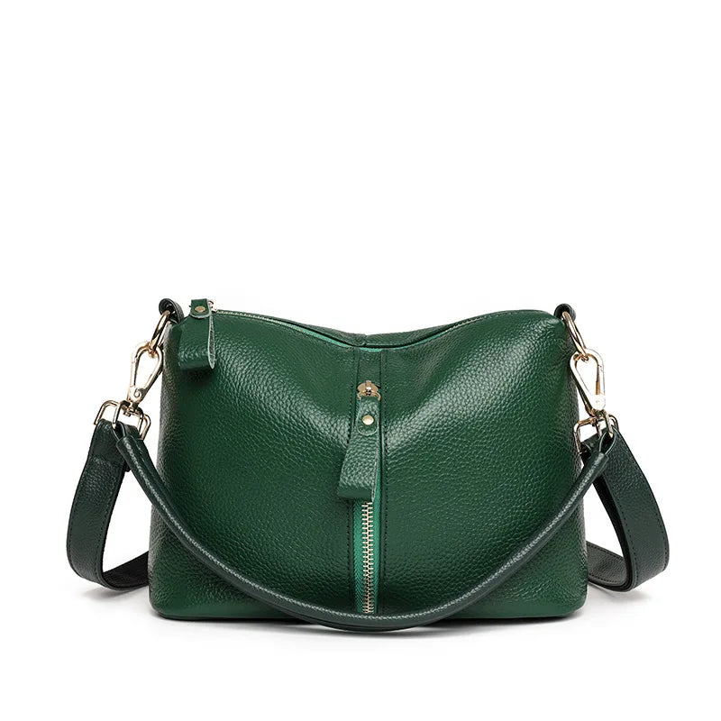 Bolsa Feminina Tiracolo de Couro com Zíper Frontal Média