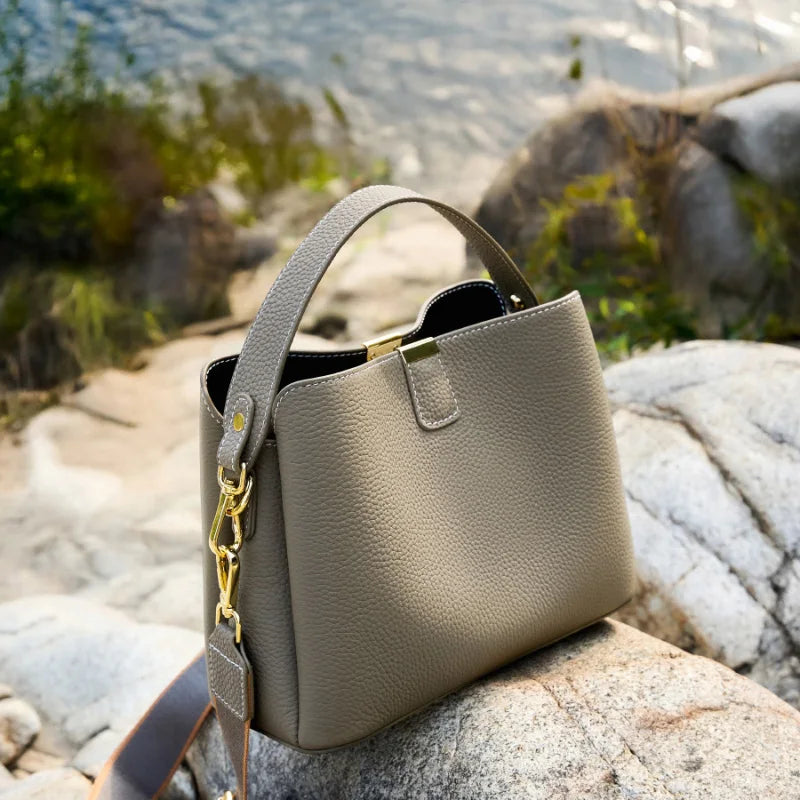 Bolsa Feminina em Couro Legítimo Média de Ombro e Transversal