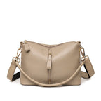 Bolsa Feminina Tiracolo de Couro com Zíper Frontal Média