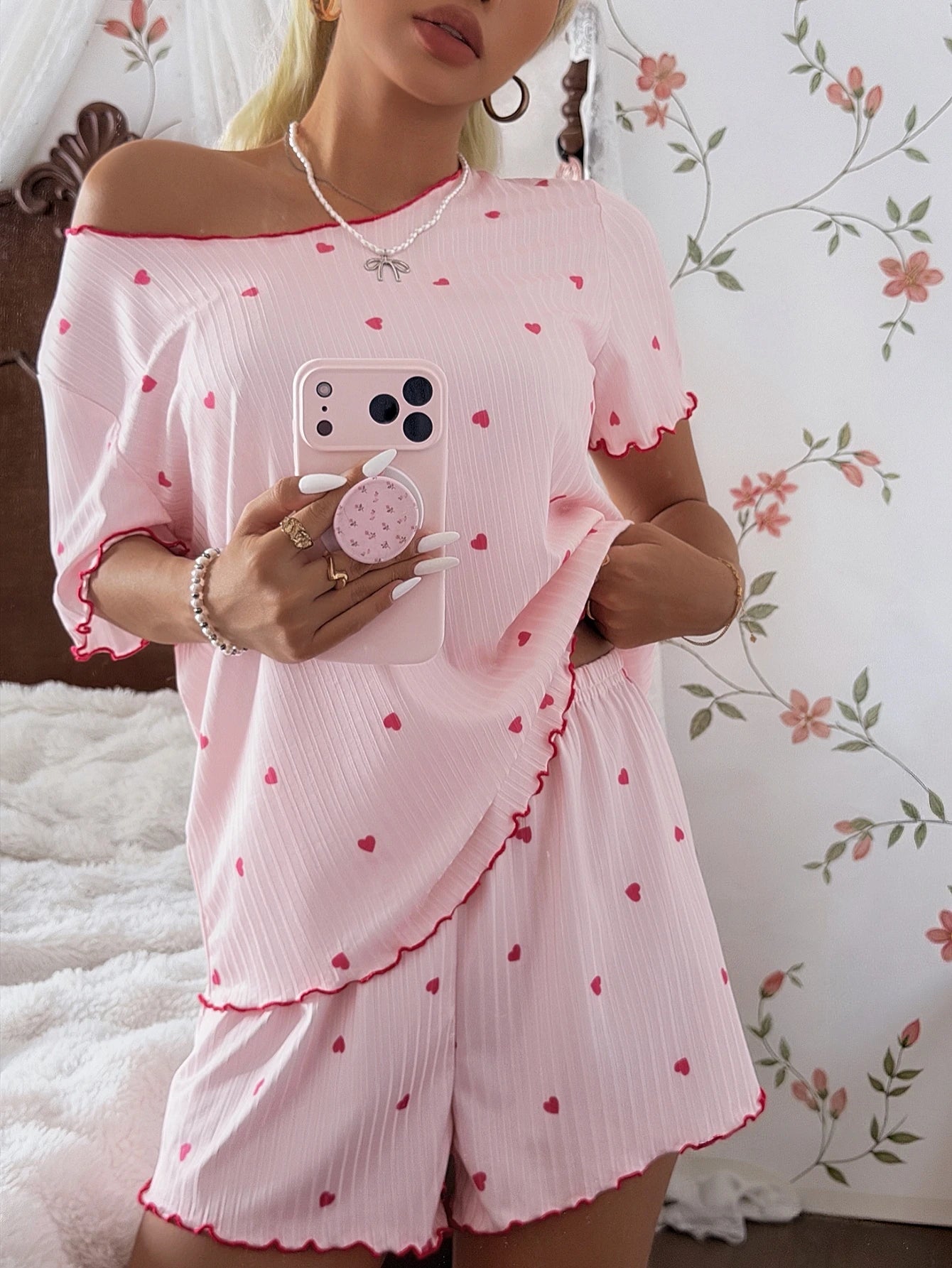 Pijama Feminino Blusa e Short Confortável Estampa Coração